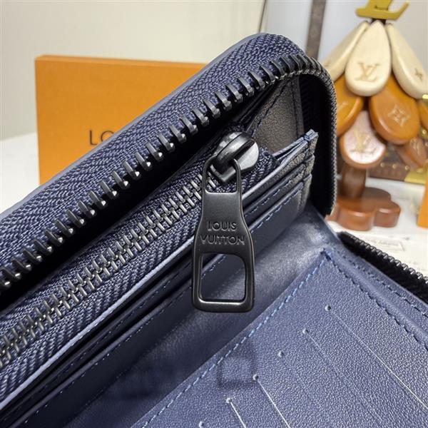 2026122105449815 690